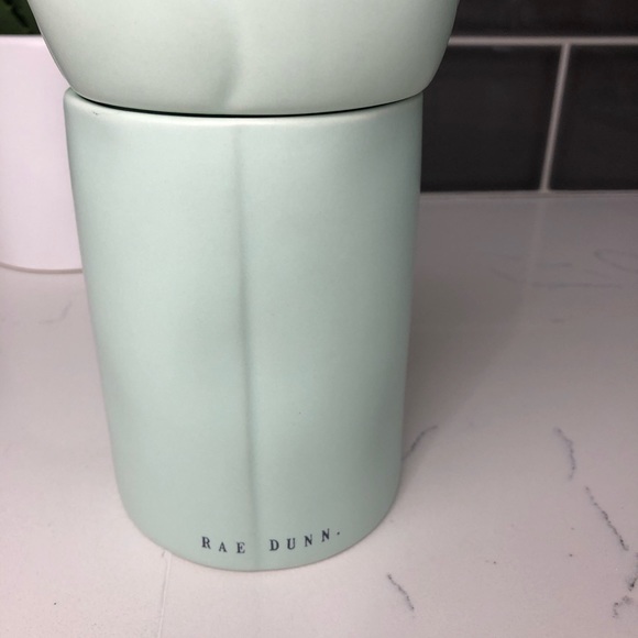 Rae Dunn JASMINE Candle with Flower Topper - Picture 8 of 9